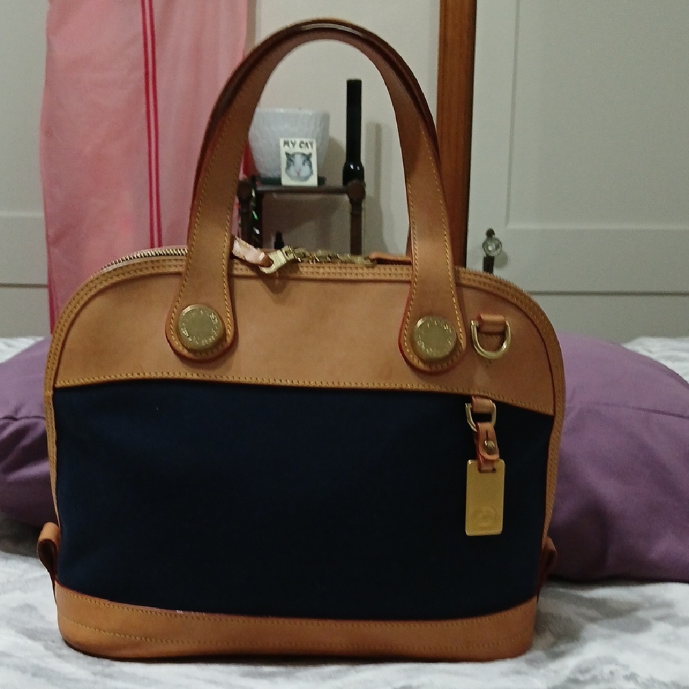 Dooney & Bourke